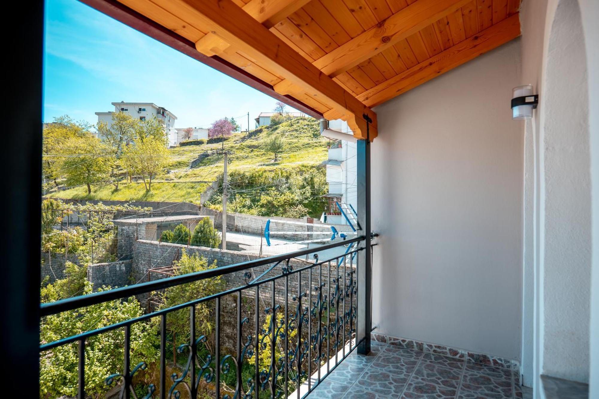 Fabio Guest House Gjirokastër Exterior foto